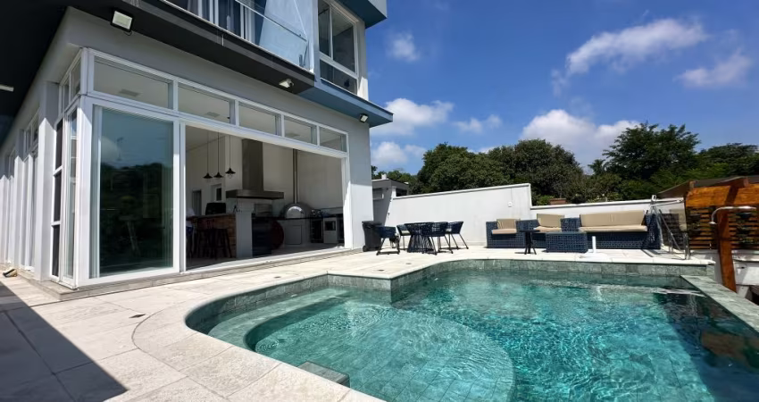 Casa Mobiliada Novíssima em Condomínio Aruã Brisas - ARUJÁ /SP