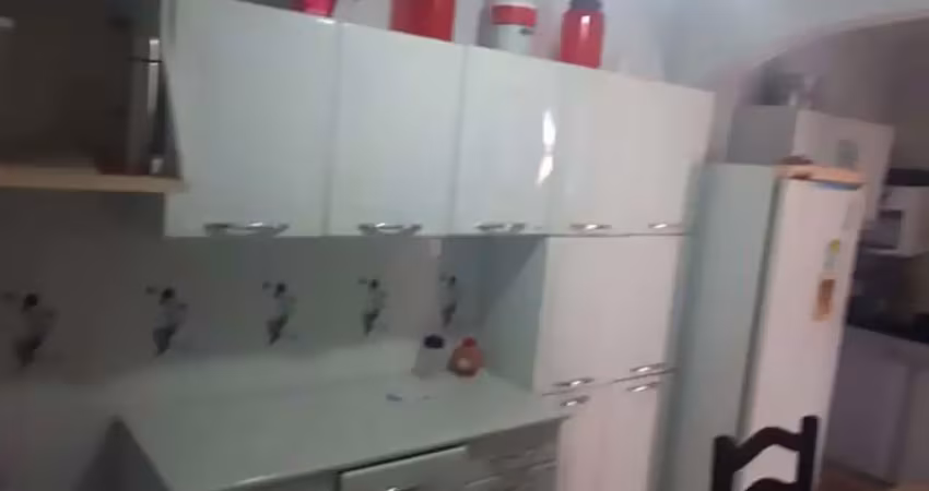 Casa, de 120m², reformada com garagem para 3 carros, bairro parque são vicente, em são vicente/sp