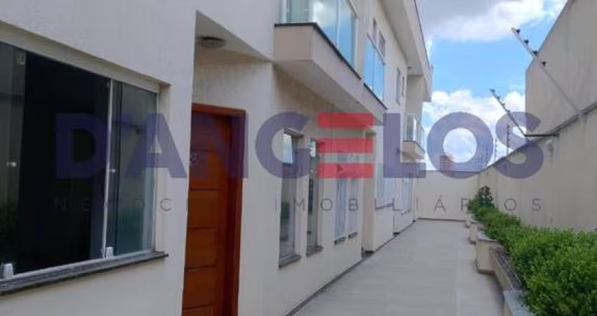 Excelente Sobrado de 3 quartos na Vila Formosa, São Paulo-SP: 145m², suíte, 2 salas, 3 banheiros, 2 vagas.