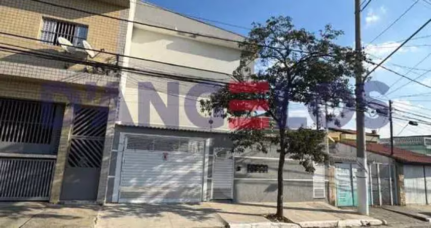 Lindo Sobrado em Condomínio Exclusivo em Artur Alvim, SP: 2 Quartos, 2 Suítes, 2 Salas, 1 Banheiro e 1 Vaga de Garagem!