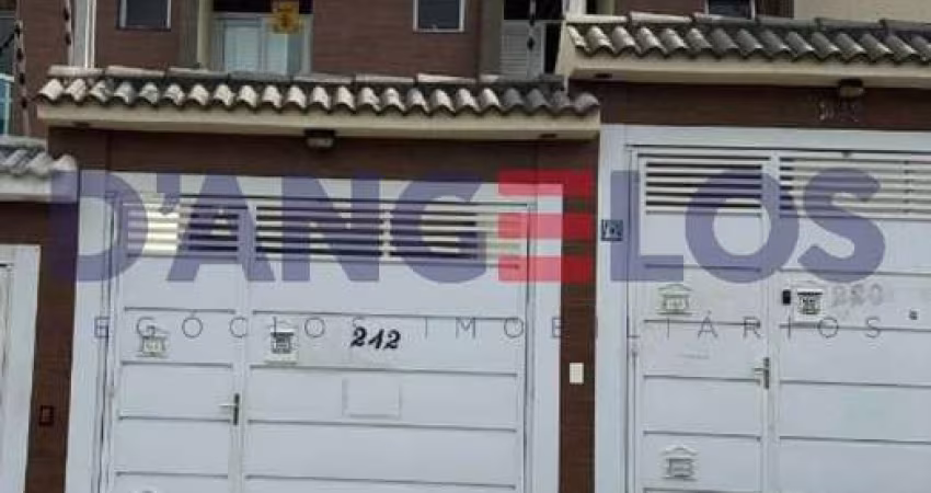 Lindo sobrado à venda na Penha, São Paulo-SP com 3 quartos, 1 suíte, 2 salas, 2 banheiros e 2 vagas de garagem!
