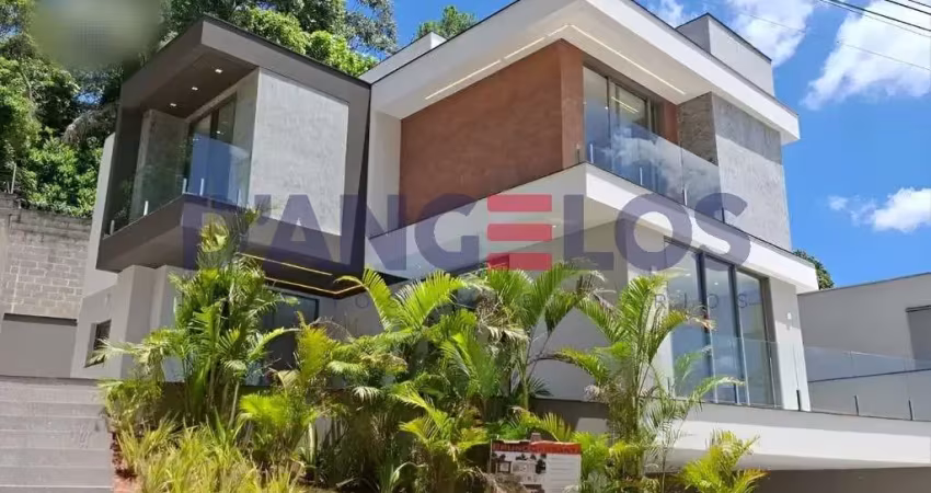 Imperdível Sobrado em Condomínio de Luxo em Arujá-SP,  3 Suítes, 2 Salas, 5 Banheiros, 2 Vagas, 295m²! Venha Conferir agora!