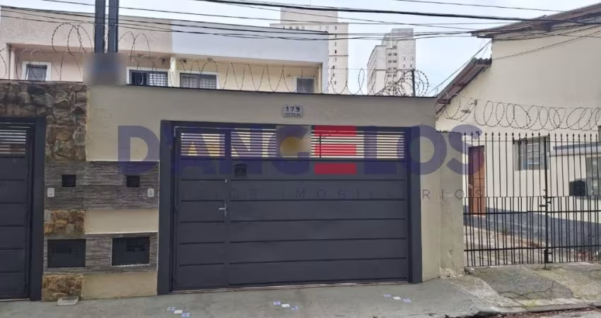Imperdível Sobrado à Venda em Jardim Vila Formosa, São Paulo-SP: 3 Quartos, 1 Suíte, 2 Salas, 3 Banheiros, 4 Vagas de Garagem, 140m².