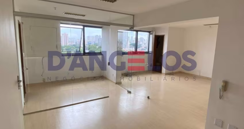 Sala Comercial de Alto Padrão para Locação no Tatuapé, São Paulo-SP: 3 Salas, 3 Banheiros, 1 Vaga de Garagem!