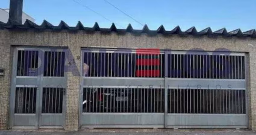 Sobrado para Locação no Tatuapé, São Paulo-SP: 4 Quartos, 1 Suíte, 2 Salas, 3 Banheiros, 2 Vagas, 200m²