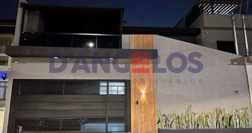 Excelente Sobrado para Locação no Tatuapé, São Paulo-SP: 3 Quartos, 1 Suíte, 2 Salas e 2 Vagas!