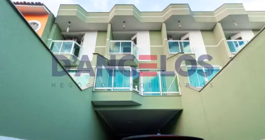 Sobrado à venda em São Paulo-SP: 3 quartos, 1 suíte, 2 salas, 3 banheiros, 2 vagas, 132 m² na Cidade Patriarca. Venha conferir!