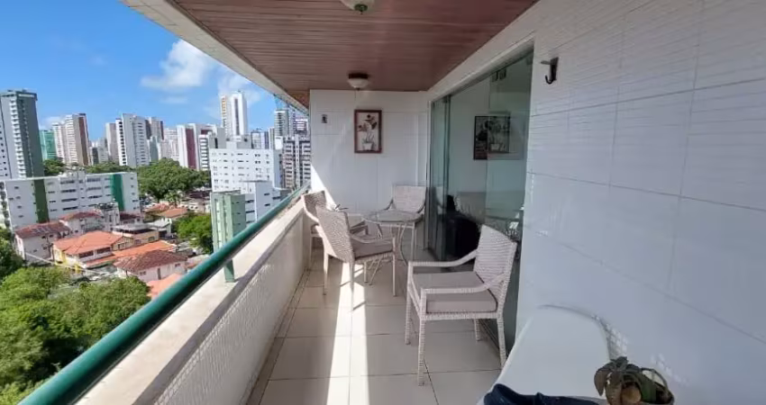Edf. Ilha de Ischia - Apartamento com 185m², 4 quartos sendo 2 suítes por R$ 940MIL.
