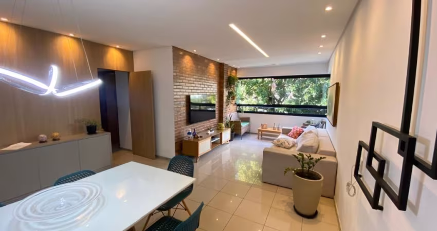 Oportunidade em Casa Forte! Edf. Maria Inês - Apartamento ao lado da Praça de Casa Forte com 11m², 3 quartos sendo 1 suíte por R$ 920MIL.