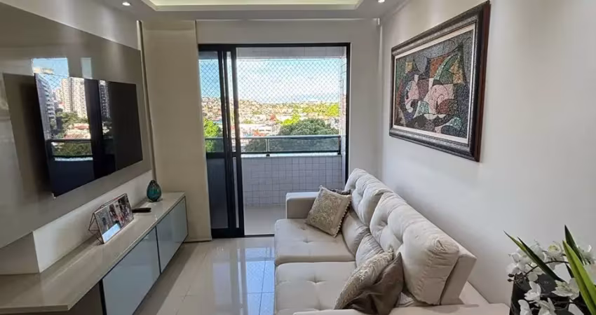 Lindo apartamento no Edf. Trindade Family Class com 2 quartos sendo 1 suíte com closet  com 63m² por R$ 490MIL.
