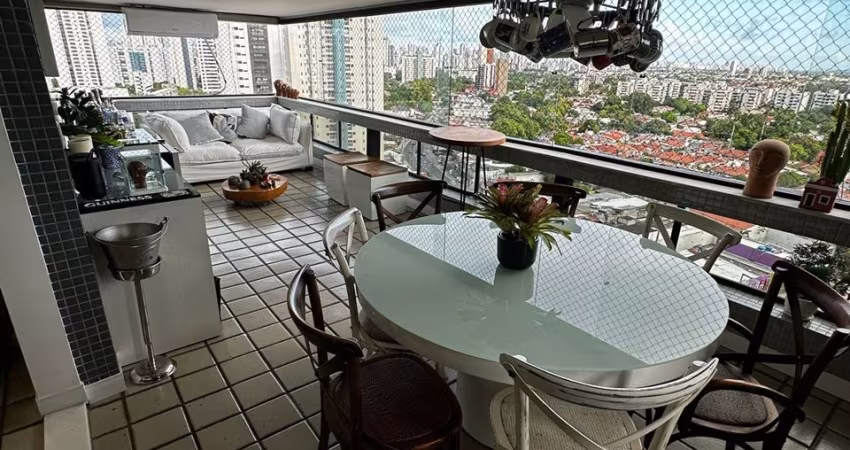 Edf. Baraúnas - Apartamento no Bairro de CasaForte com 4 quartos sendo 1 suíte com 309m² com 3 vagas de garagem  por R$ 1.480.000,00.