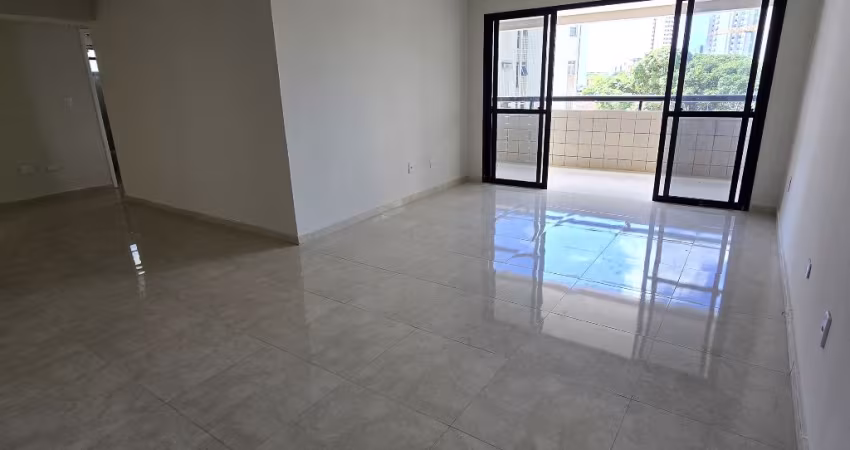 Edf. Saint Bernard - Apartamento no Bairro dos Aflitos com 4 quartos sendo 2 suítes  com 140m² por R$ 1.000,000,00.