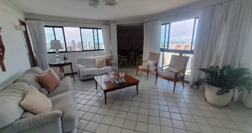 Edf. Costa Azevedo - Apartamento no Bairro dos Aflitos  com 4 quartos sendo 2 suítes com 214m² por R$ 1.900.000,00.