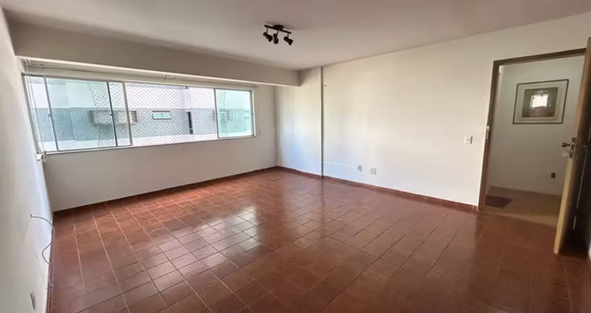 Apartamento no bairro dos aflitos com 3 quartos sendo 1 suíte com 115m² por r$ 440mil.