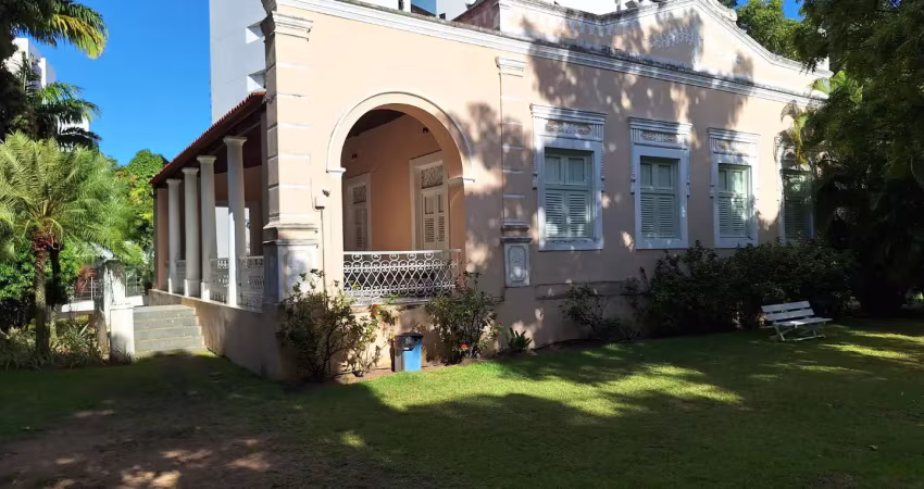 Edf. freguesia de casa forte - apartamento na praça de casa forte com 3 quartos sendo 3 suítes(planta orinal com 4 quartos) com 198m², 3 vagas de garagem e lazer completo por r$ r$ 2.200.000,00.