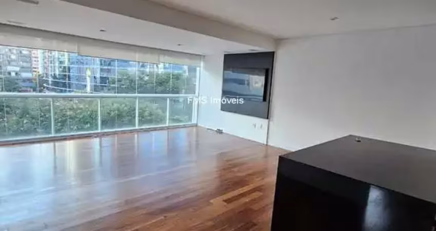 Apartamento no itaim bibi com 2 quartos sendo 1 suíte, 3 banheiros, 2 vagas.