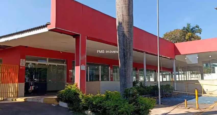Imóvel comercial em interlagos: 47 vagas de garagem e 562,18m² de área disponíveis para locação em sp.