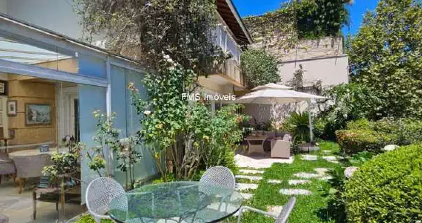 Casa à venda, na cidade jardim com 2 quartos, 2 salas, 5 banheiros, 4 vagas.