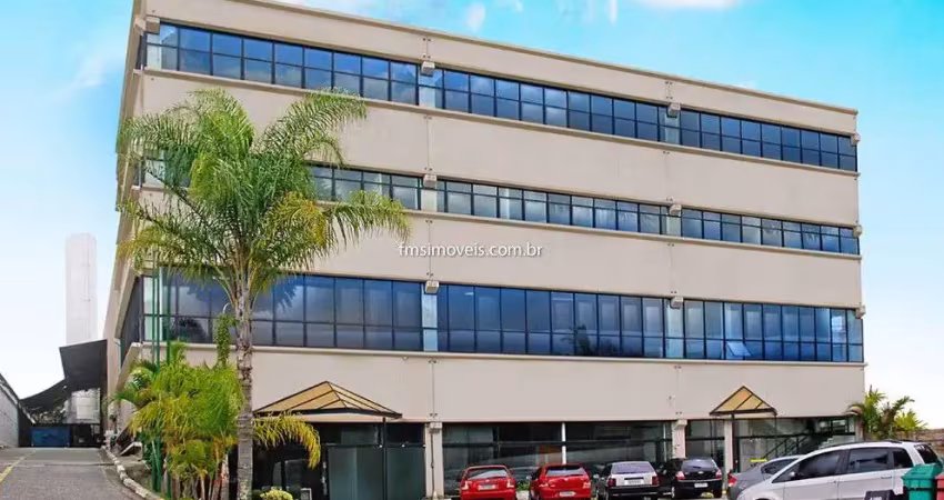 Galpão com 4187m² para locação em alphaville empresarial.