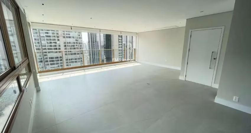 Apartamento para locação no itaim bibi, com 3 suítes, 4 banheiros, 2 vagas.