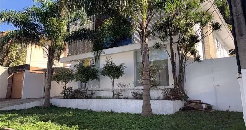 Casa comercial para alugar na Avenida Arnolfo Azevedo, 178, Pacaembu, São Paulo