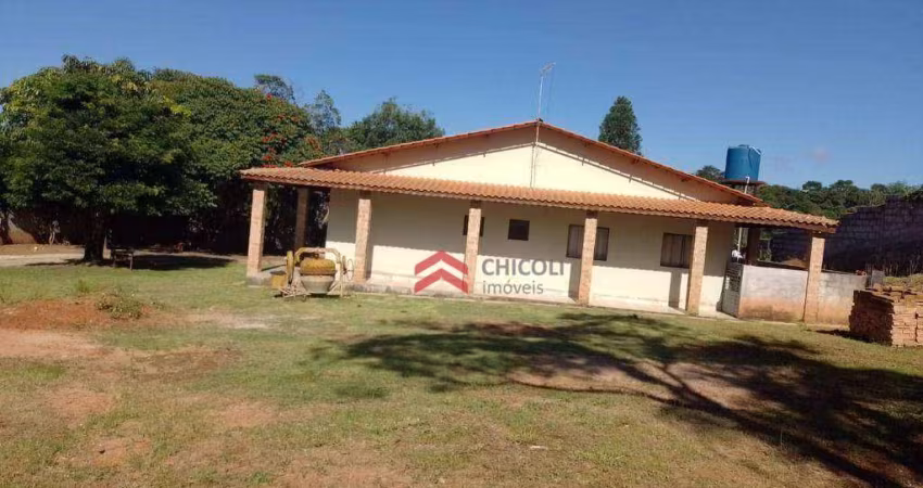 Casa com 3 dormitórios - 210 m² - Jardim Camargo - São Roque/SP