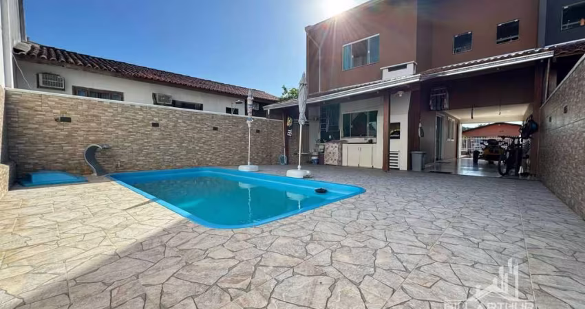 Casa na praia com piscina