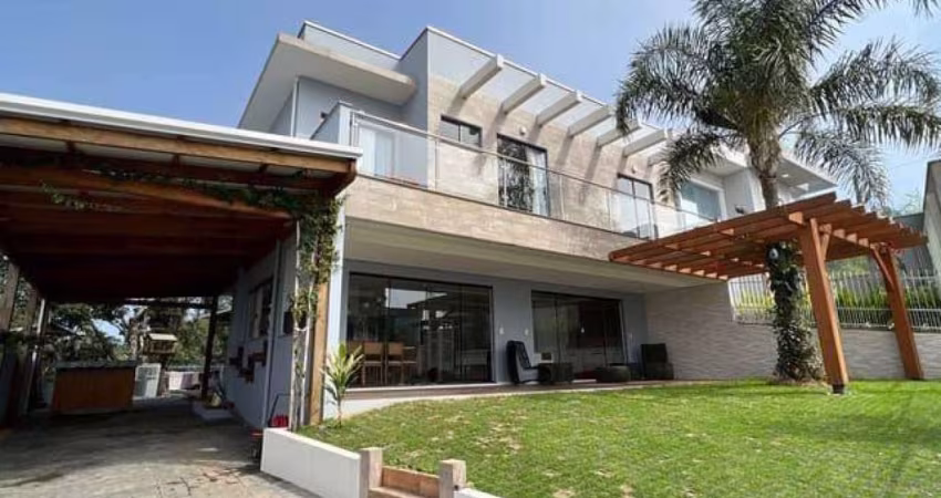 Casa Alto Padrão em Penha com Vista Mar
