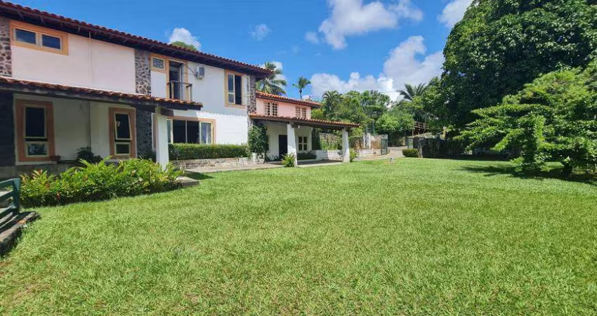 Casa em Condomínio com 1.500m² de terreno!!