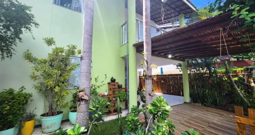Solicite e receba outras opções no Zap! Energia solar!! Casa em condomínio fechado com segurança e portaria 24hrs, quatro quartos, três  suítes, suíte principal com closet e varanda, , armários planej