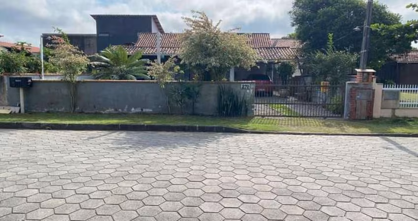 Casa para Venda em São Francisco do Sul, ERVINO, 5 dormitórios, 1 suíte, 1 banheiro, 3 vagas