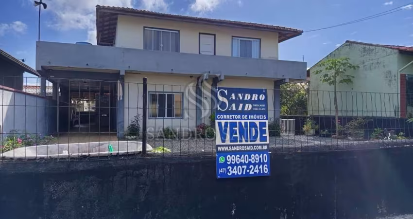 Sobrado para Venda em Balneário Barra do Sul, Salinas, 9 dormitórios, 2 banheiros, 2 vagas