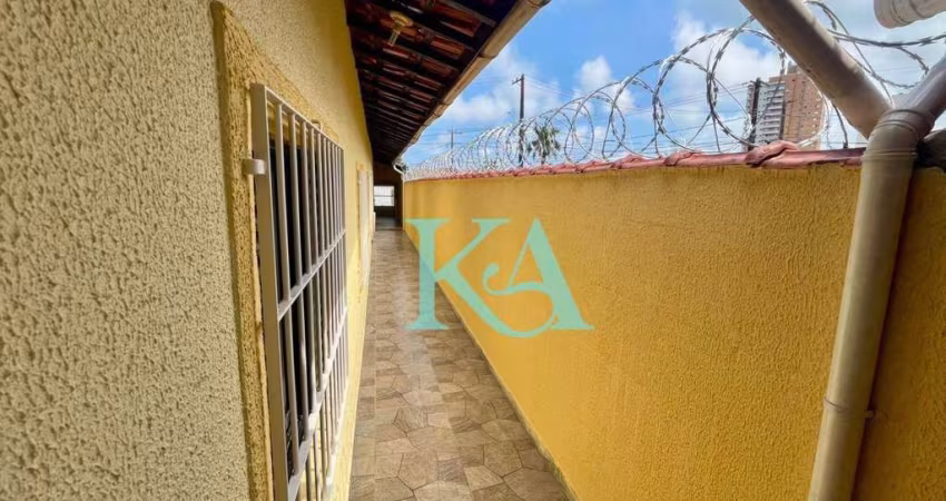 Casa com 3 dormitórios à venda, 115 m² por R$ 469.000 - Maracanã - Praia Grande/SP