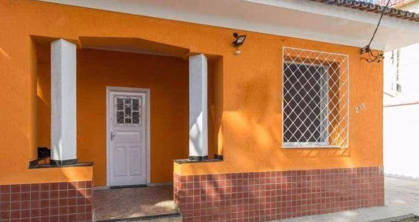 Casa comercial no Prado. 03 quartos.
