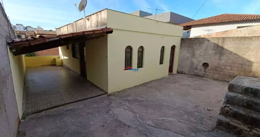 Alugue esta excelente casa independente, ideal para quem busca conforto, espaço e localização estratégica!
