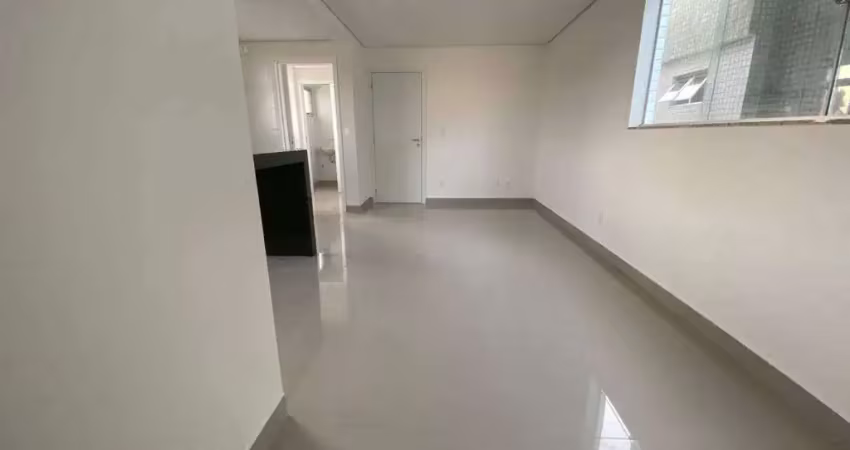 Apto 3 quartos, 2 suítes, elevador, 2 vagas, coração do bairro