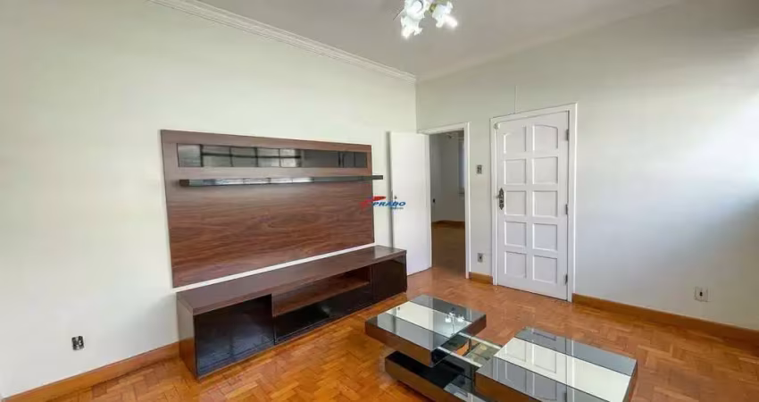 Apartamento térreo, 3 quartos, 1 banho, 2 vagas , ótima localização, s/escada