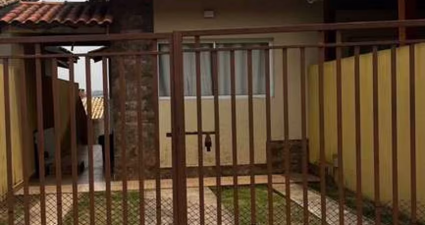 Casa térrea com 02 dormitórios no Jd São Felipe em Atibaia/SP