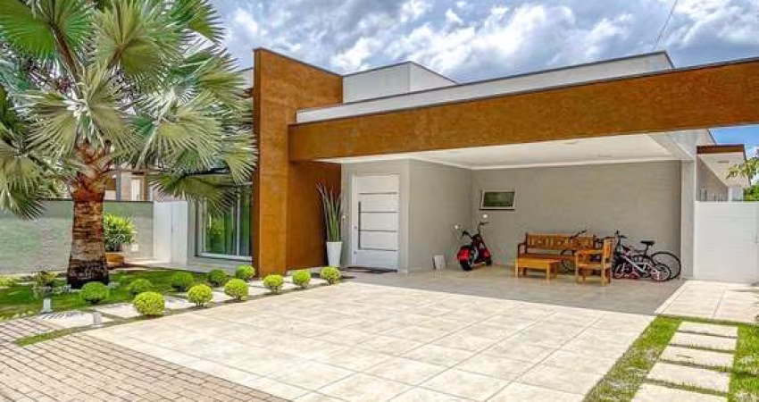 Casa térrea mobiliada à venda no Condomínio Shambala II - Atibaia/SP