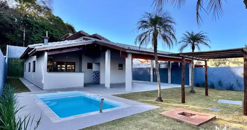Casa térrea com 03 dormitórios, lote de 500m2 à venda em  atibaia