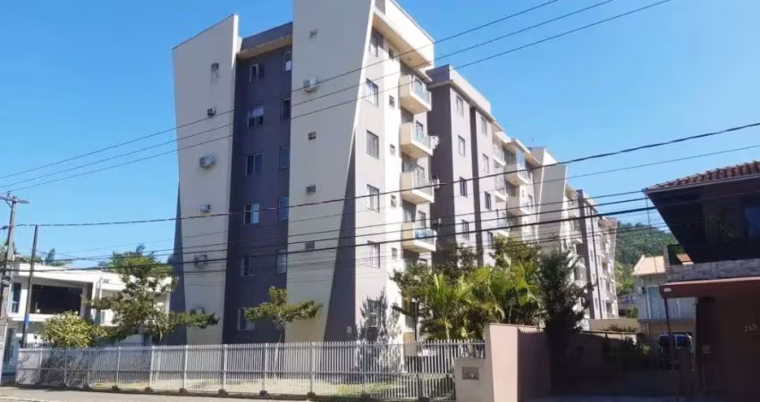 Apartamento no iririú com 2 quartos para locação, 50 m²