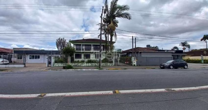 CASA no BUCAREIN com 6 quartos para VENDA, 279 m²
