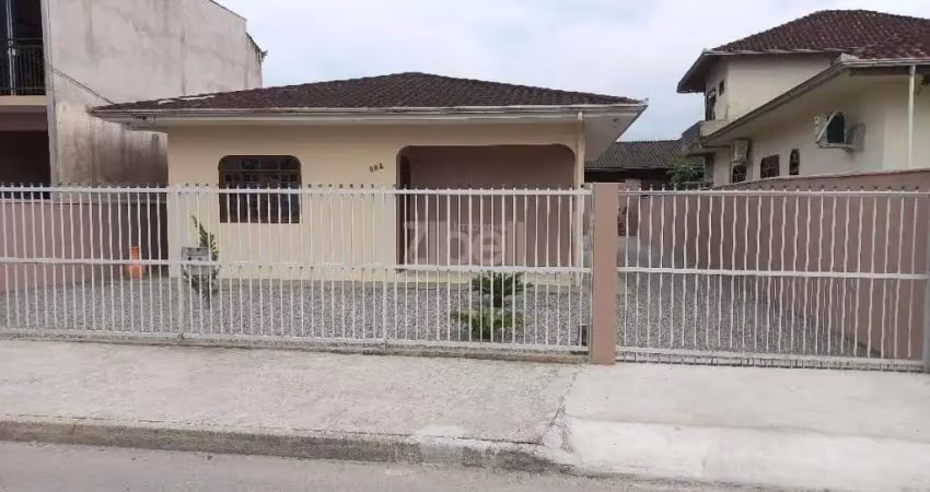 Casa no joão costa com 2 quartos para locação, 70 m²