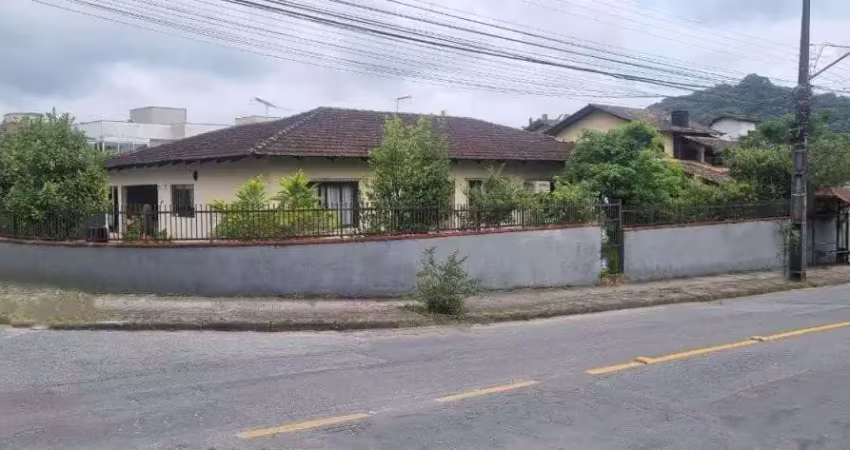 Casa com 4 quartos à venda na Rua João Krisch, 428, Glória, Joinville