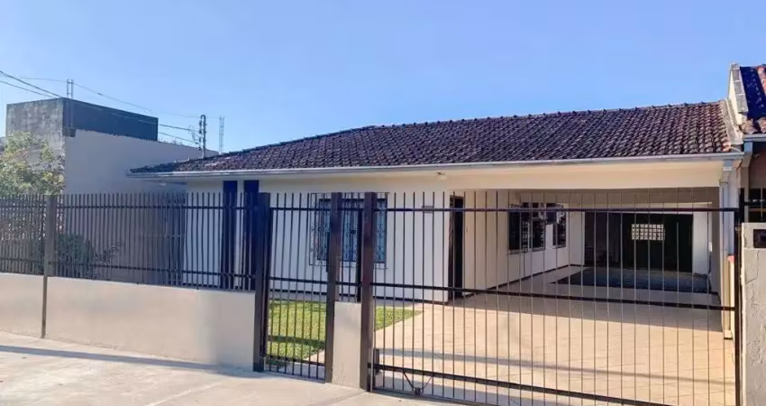 Casa com 3 quartos à venda na Rua Araguaia, 179, Guanabara, Joinville