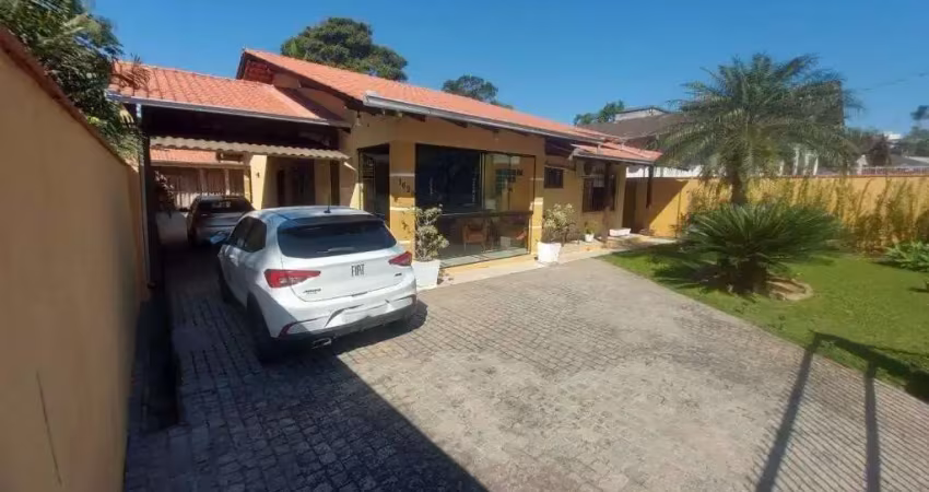 Casa com 3 quartos à venda na Rua Barra Velha, 1620, Itaum, Joinville