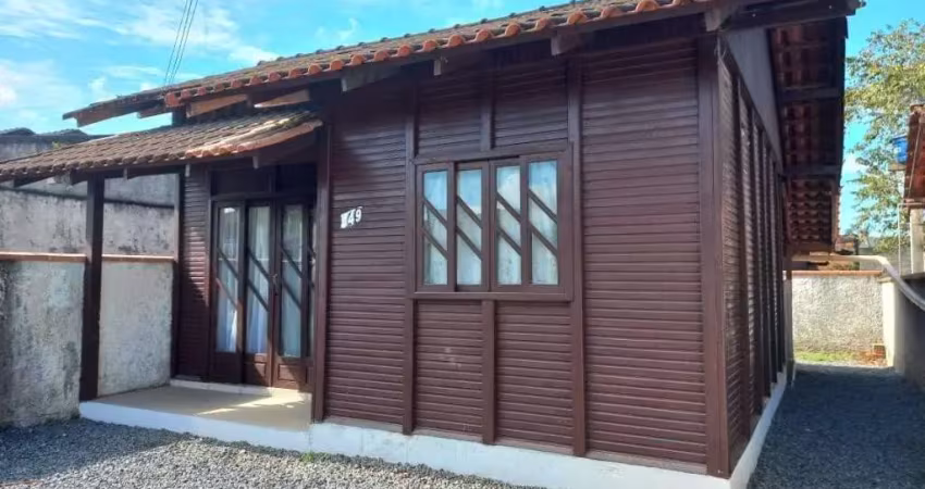 Casa no morro do meio com 2 quartos para locação, 50 m²