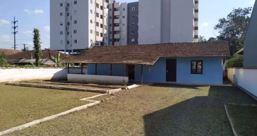 Casa plana no atiradores com 2 quartos para venda, 92 m²