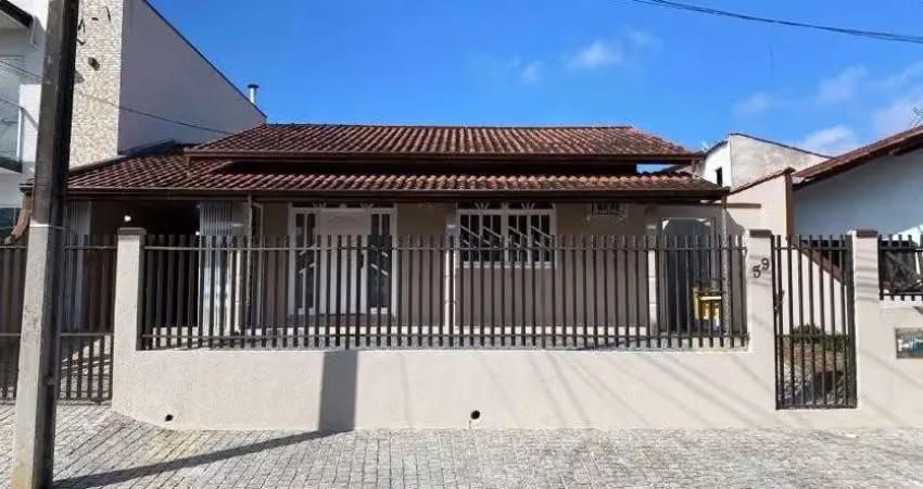 Casa no adhemar garcia com 3 quartos para locação, 100 m²