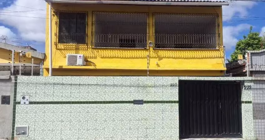 Excelente casa duplex com 04 quartos no monte castelo